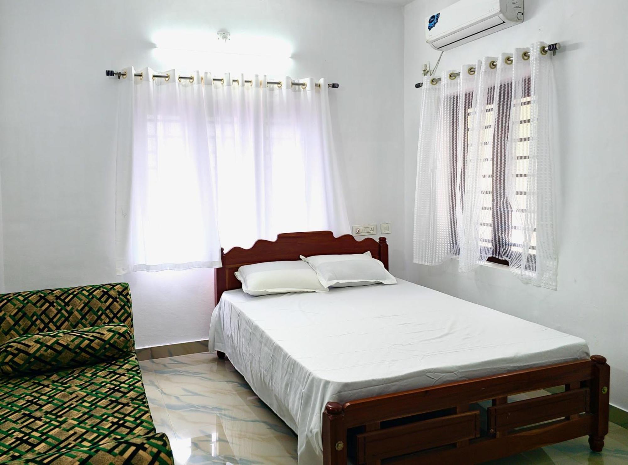 Ambili Riverfront Villa With Party Hall Irimbranallur Exterior foto